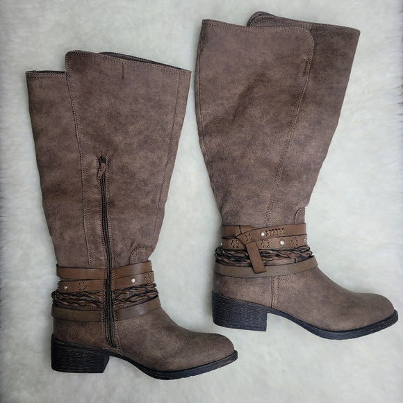 wide calf boots size 8.5